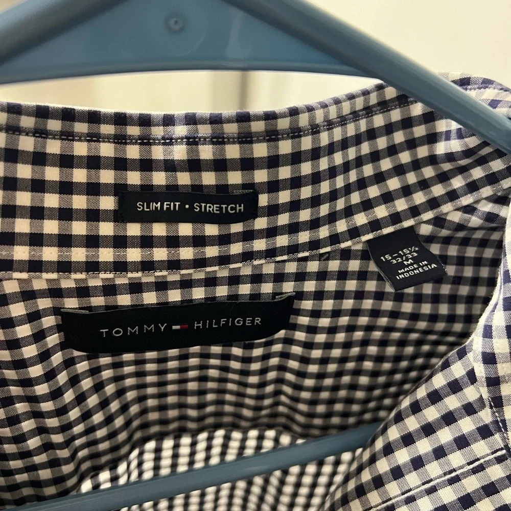 Tommy Hilfiger Button Up - Picture 3 of 3